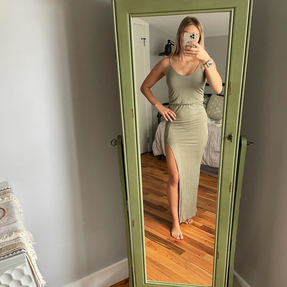 Olive Green Lulu’s Maxi Dress Sz XS